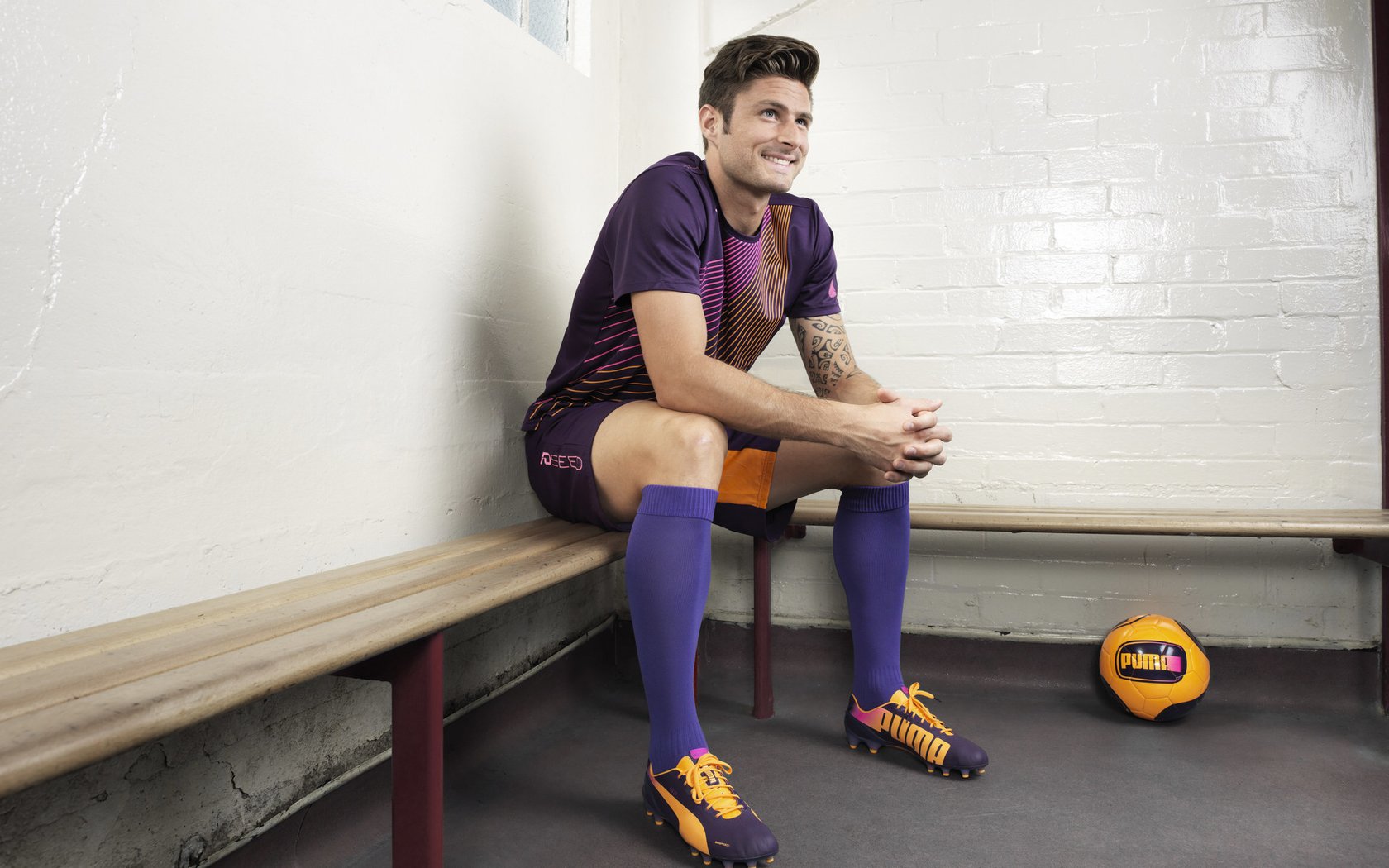 爱游戏官网-“中国足球运动员在欧洲赛场表现亮眼”,中国欧洲踢球球员