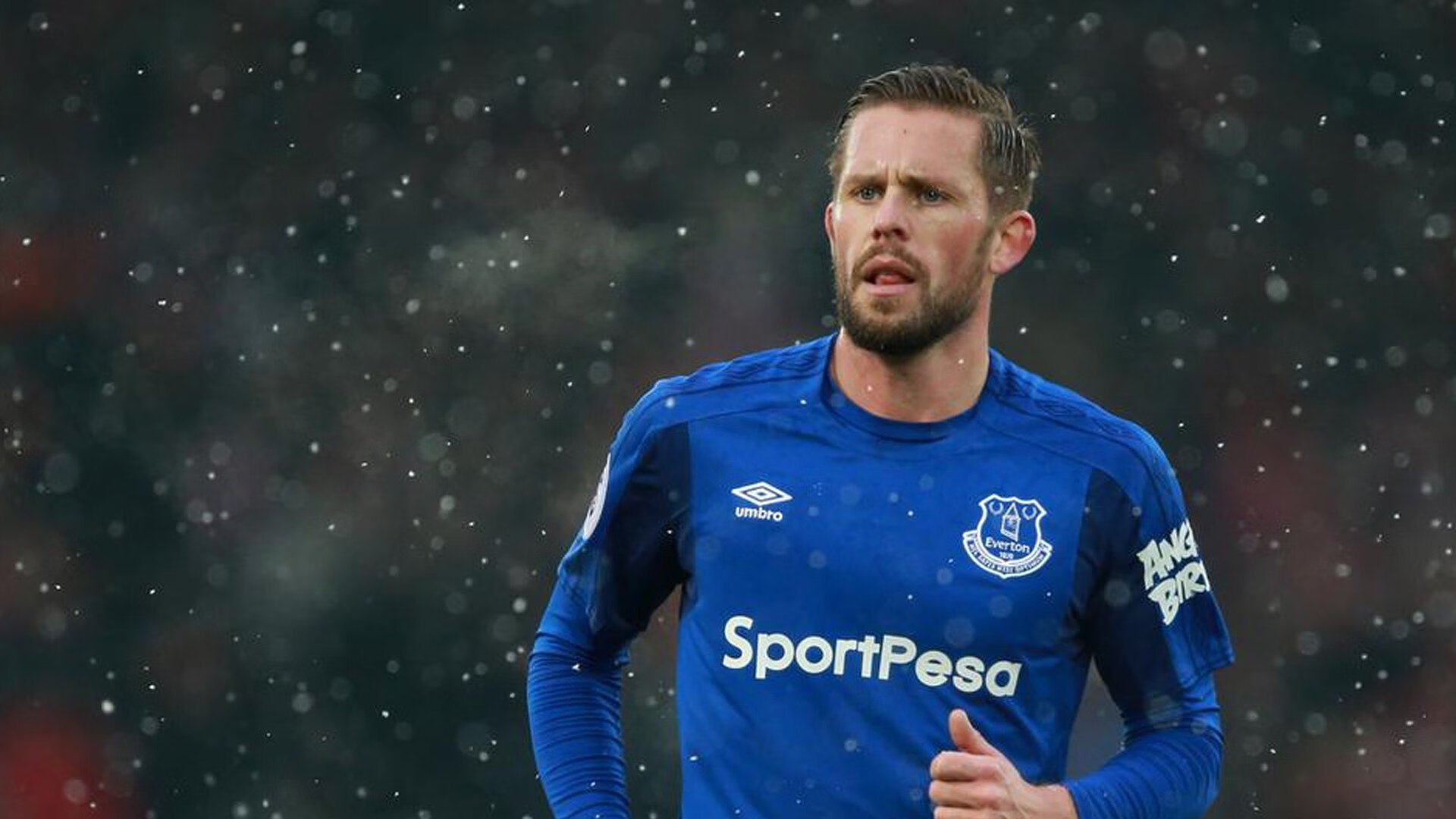 爱游戏在线登录入口-英超战局,球员谈球队策略,英超球队要踢哪些比赛